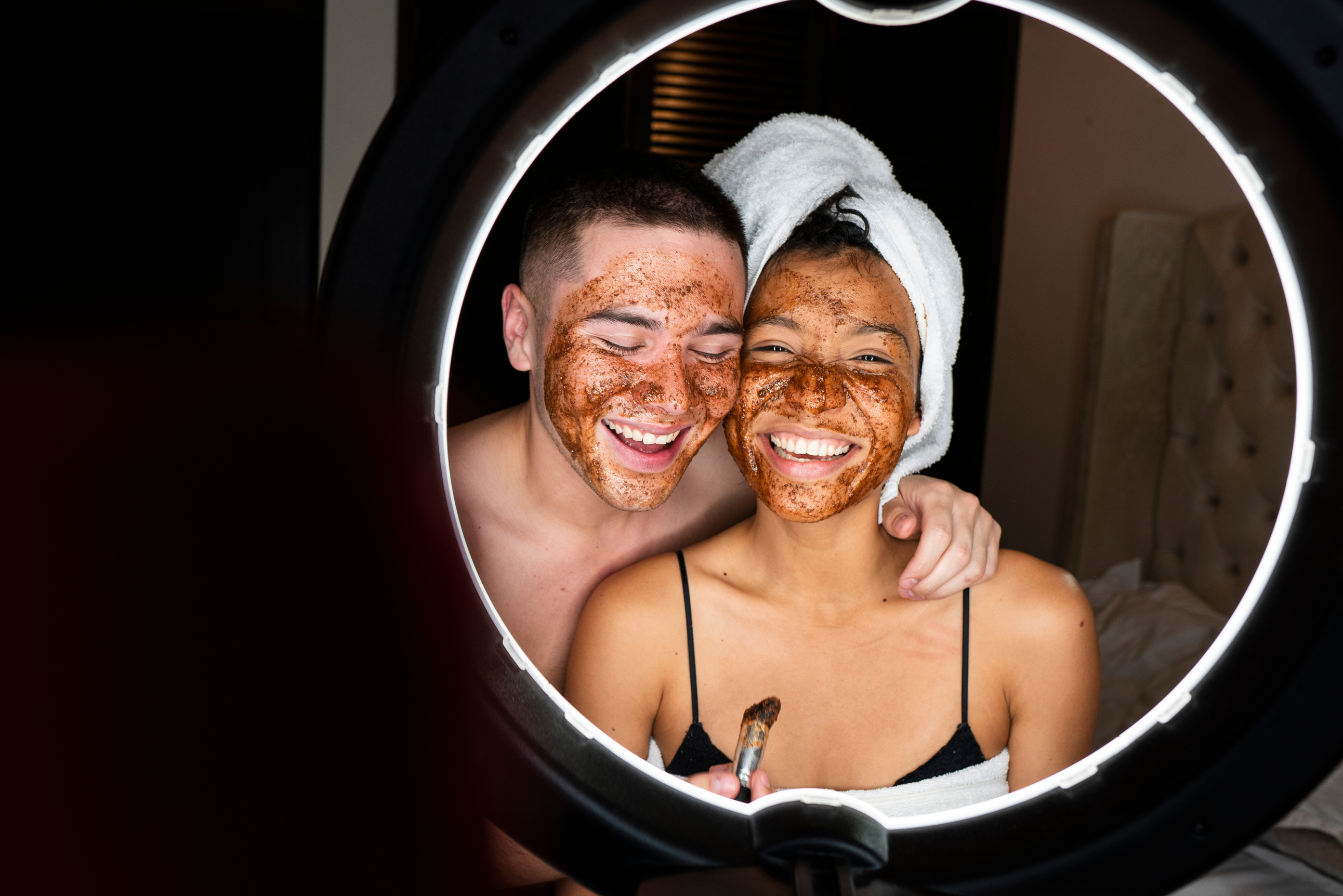couple of blogging friends make skincare video for youtube